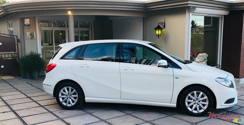 2016' Mercedes-Benz B 200 AMG photo #1