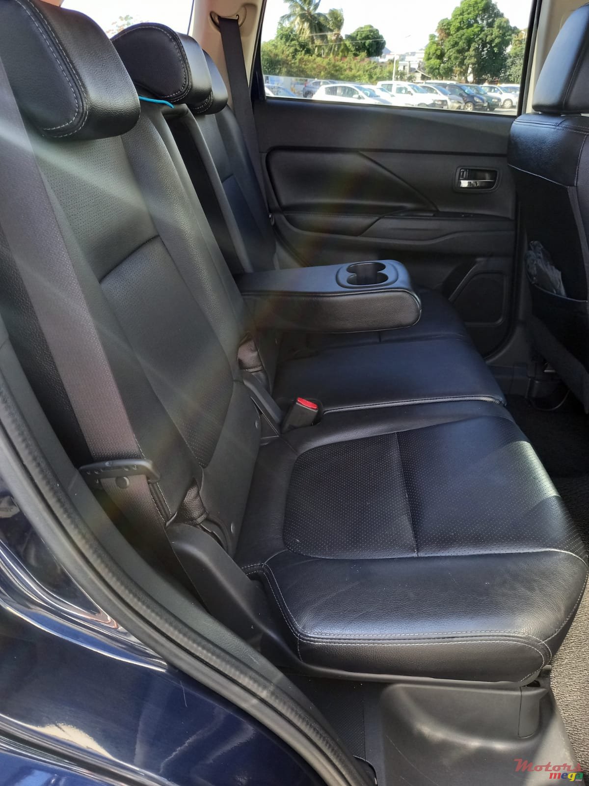 2017' Mitsubishi Outlander photo #4