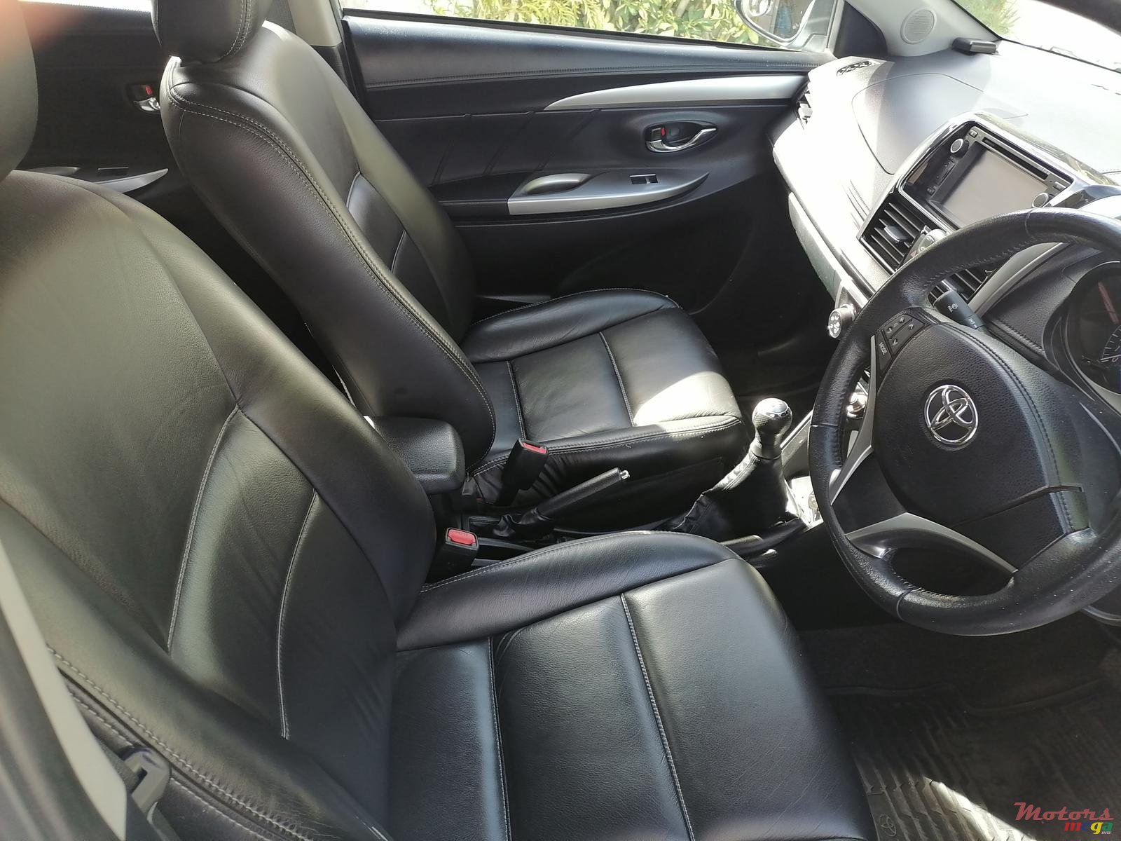 2016' Toyota Yaris photo #2