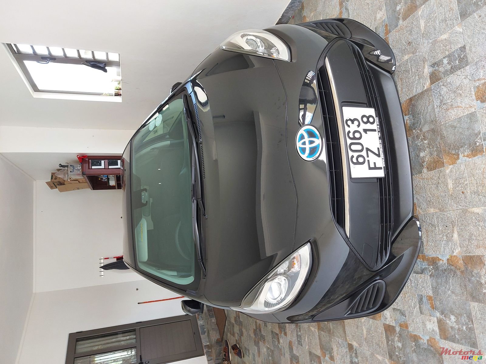 2018' Toyota Aqua photo #3