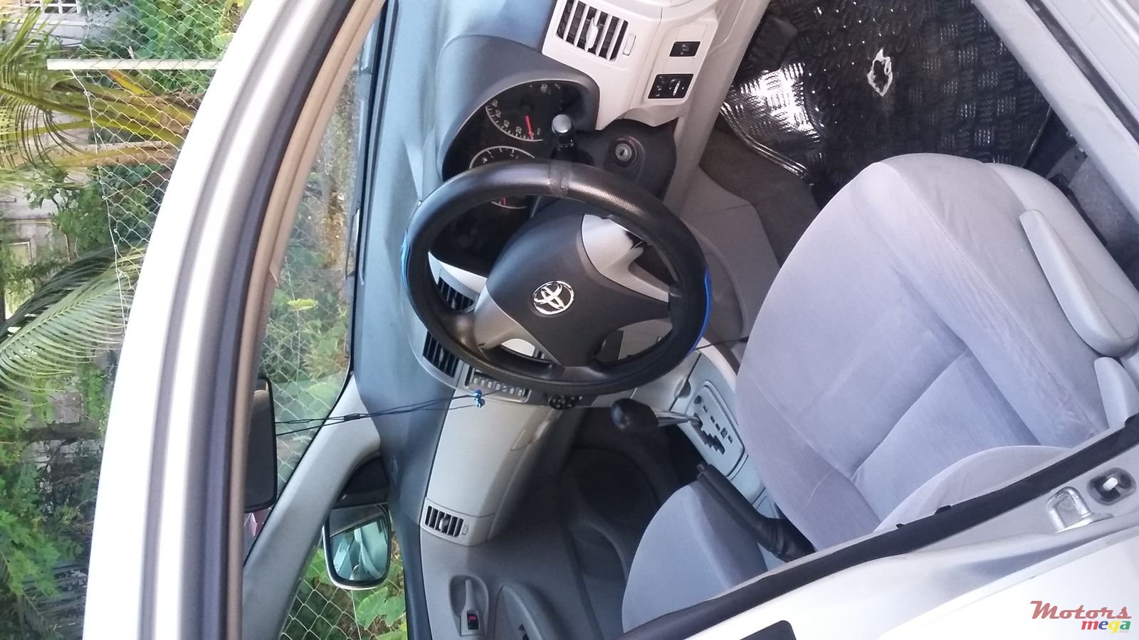 2008' Toyota Axio photo #3