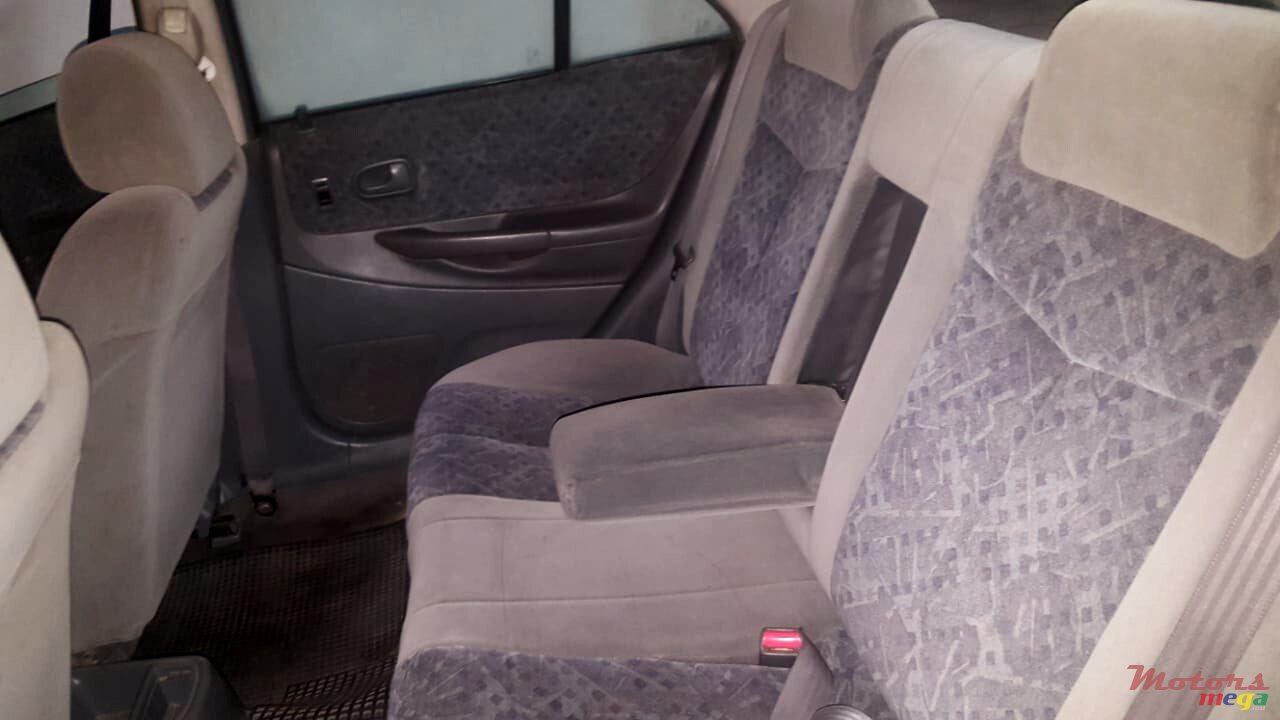 1999' Mazda 323 glxi photo #3