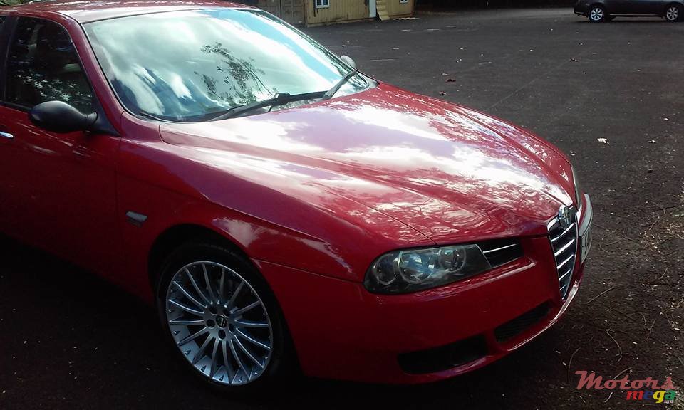 2005' Alfa Romeo 156 photo #2