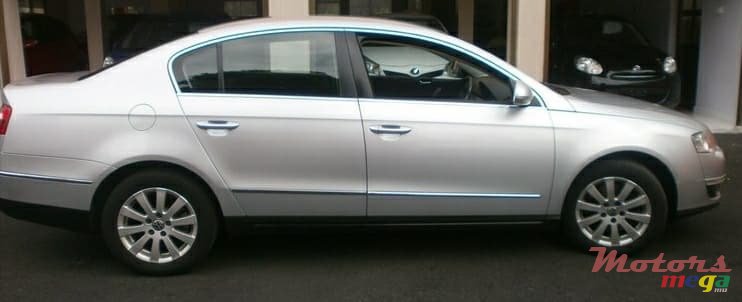 2010' Volkswagen Passat photo #5