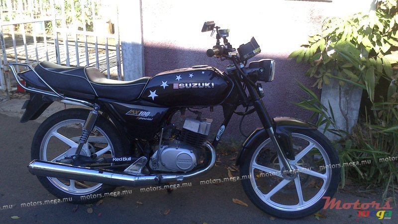 2011' Suzuki photo #1