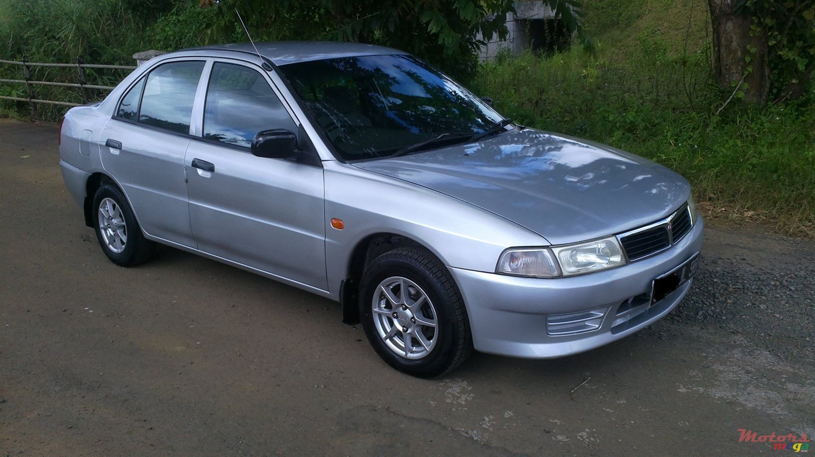 1998' Mitsubishi Lancer photo #2