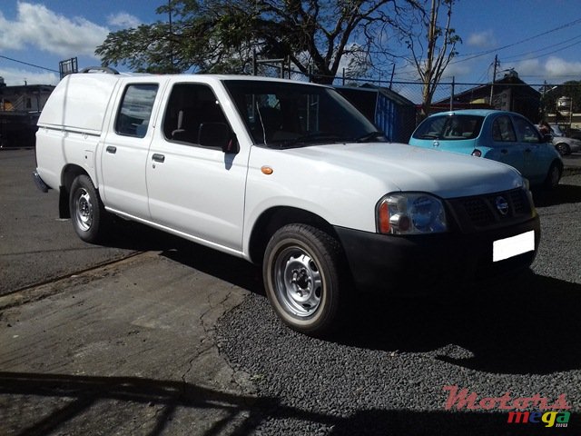 2008' Nissan 2*4 photo #1