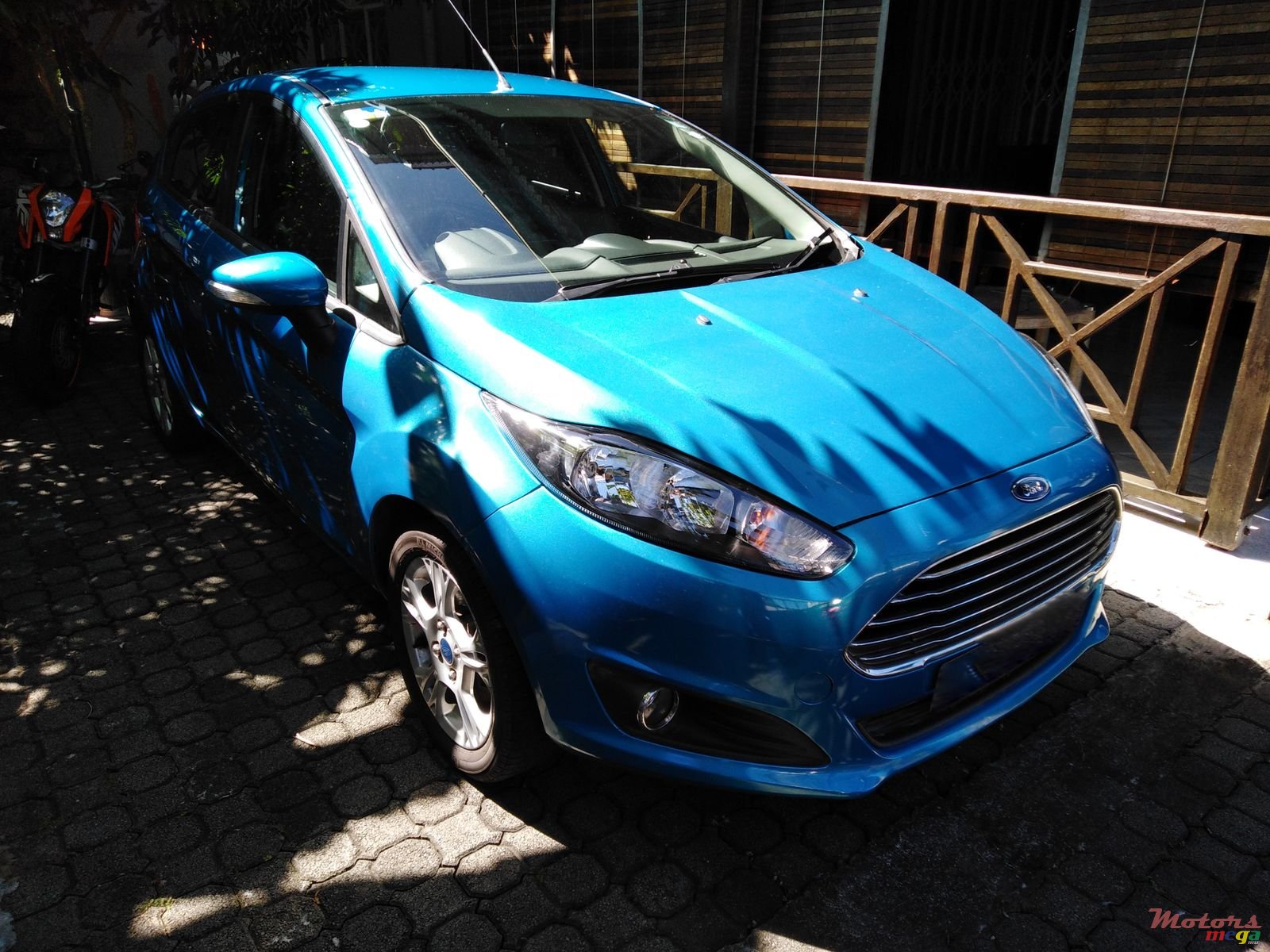 2013' Ford Fiesta Trend photo #1