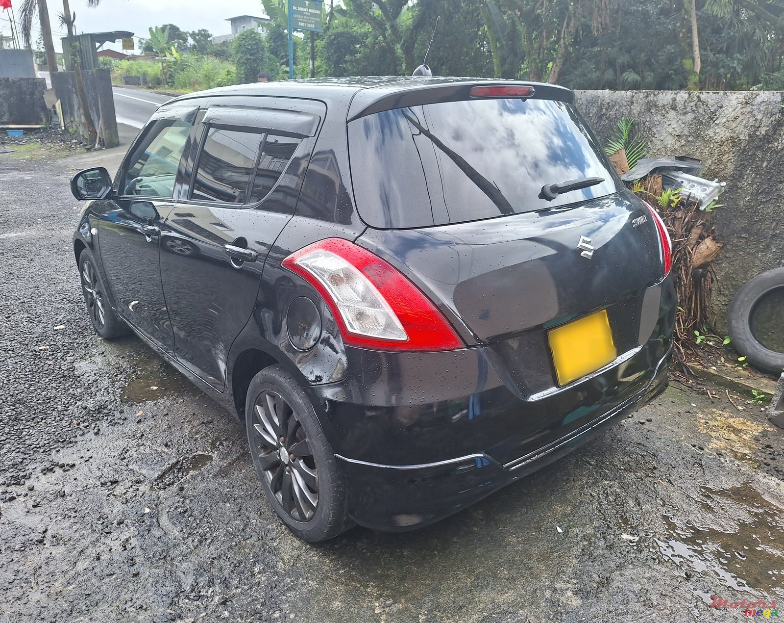 2012' Suzuki Swift photo #1