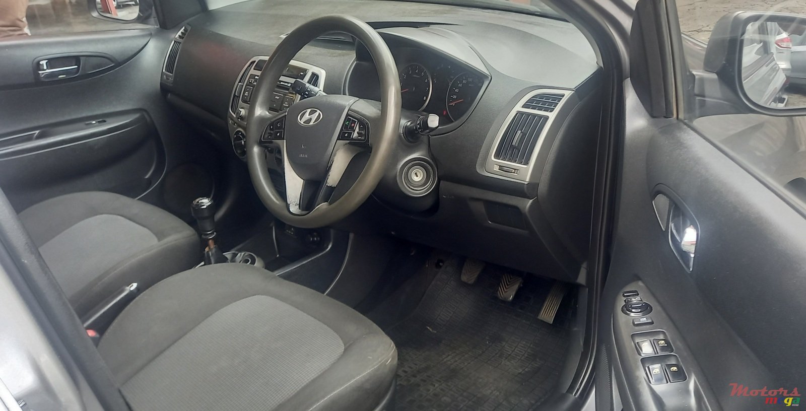 2013' Hyundai i20 photo #5