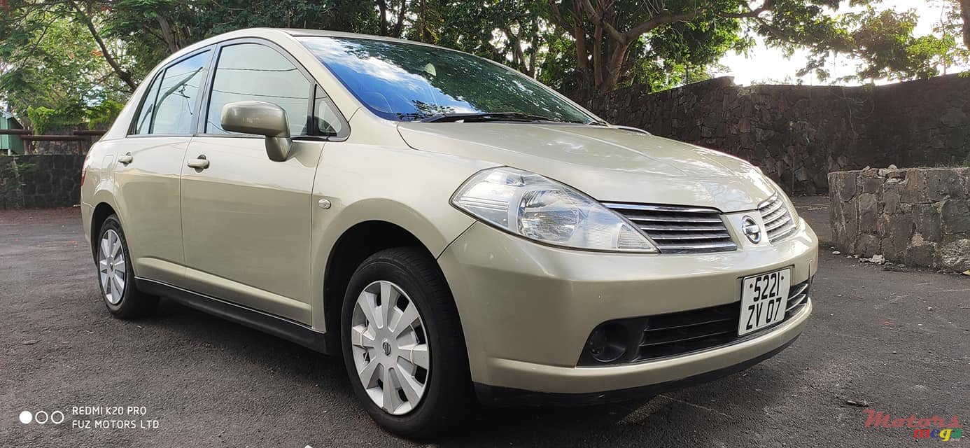 2007' Nissan Tiida LUX photo #1