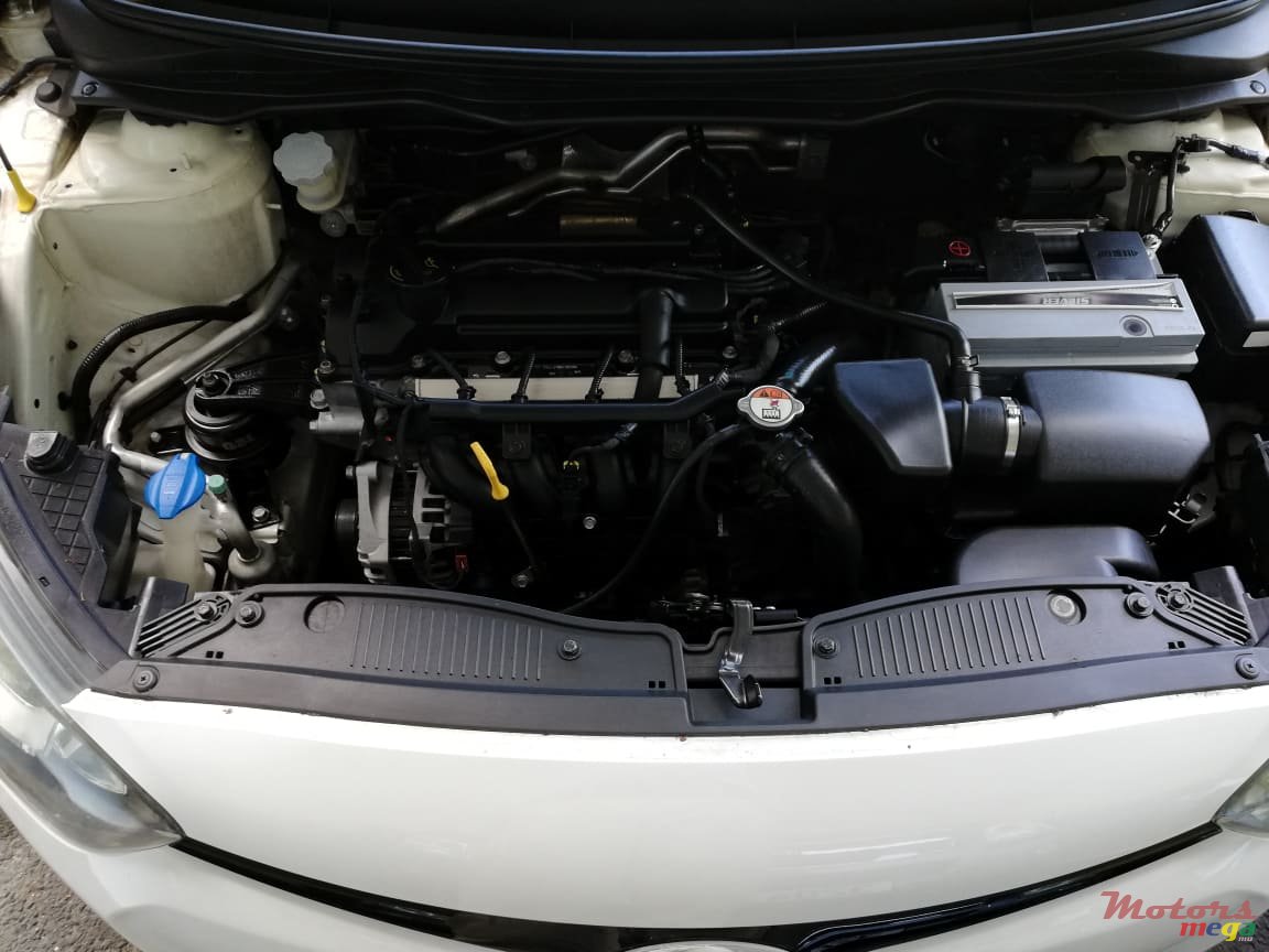 2014' Hyundai i20 photo #3