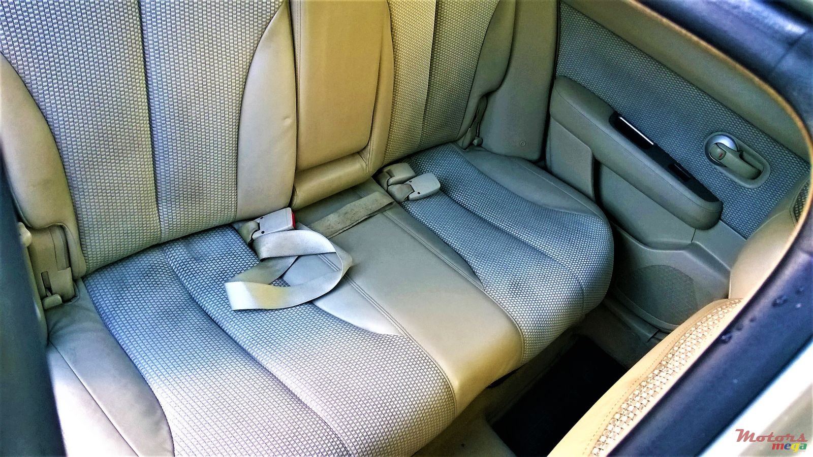 2005' Nissan Tiida photo #5