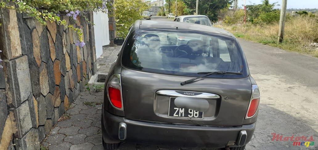 1998' Toyota Duet photo #3