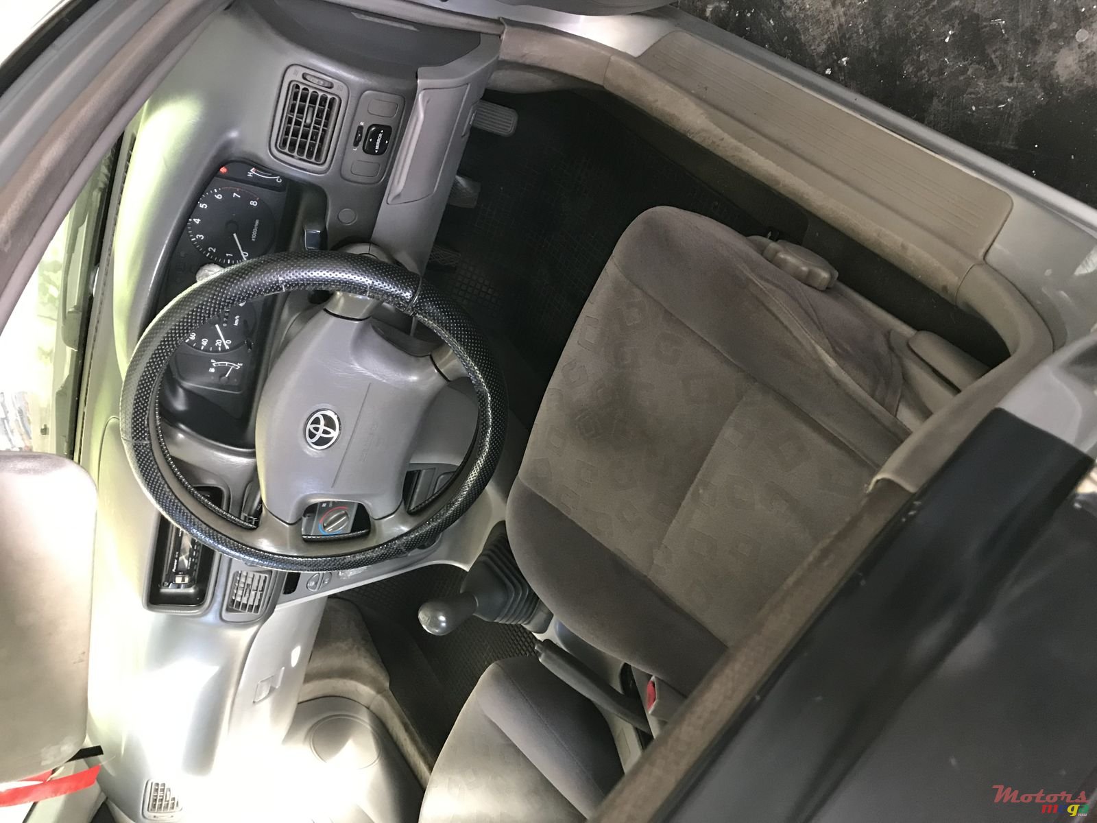 2000' Toyota Corolla photo #2