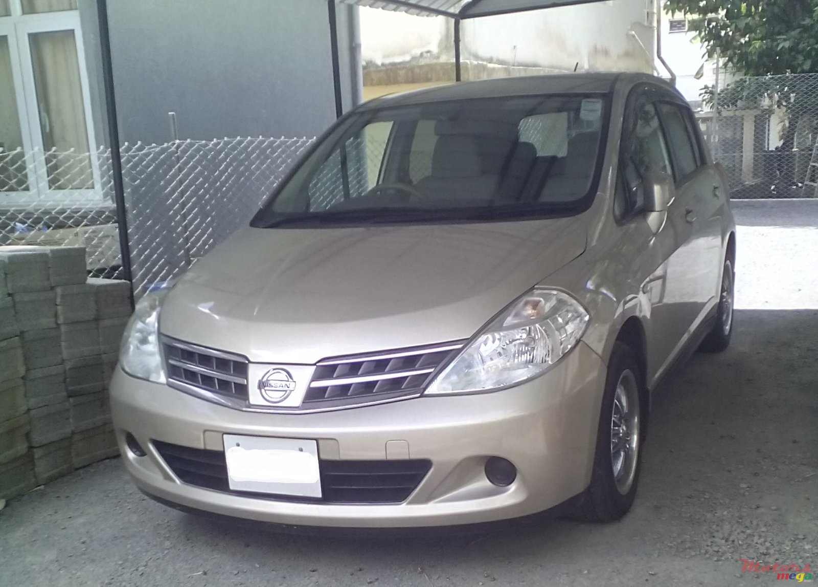 2008' Nissan Tiida photo #1