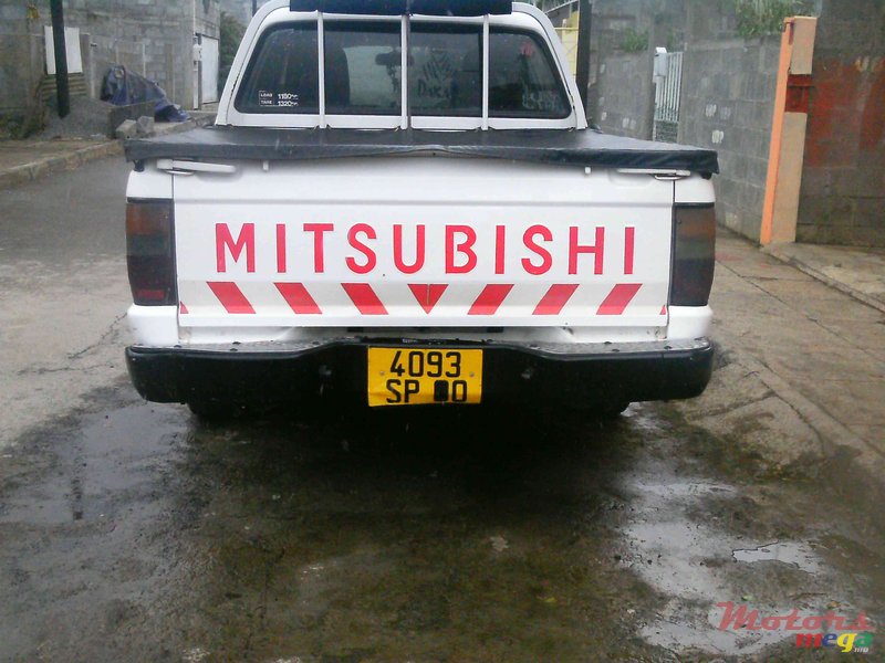 2000' Mitsubishi L200 photo #7