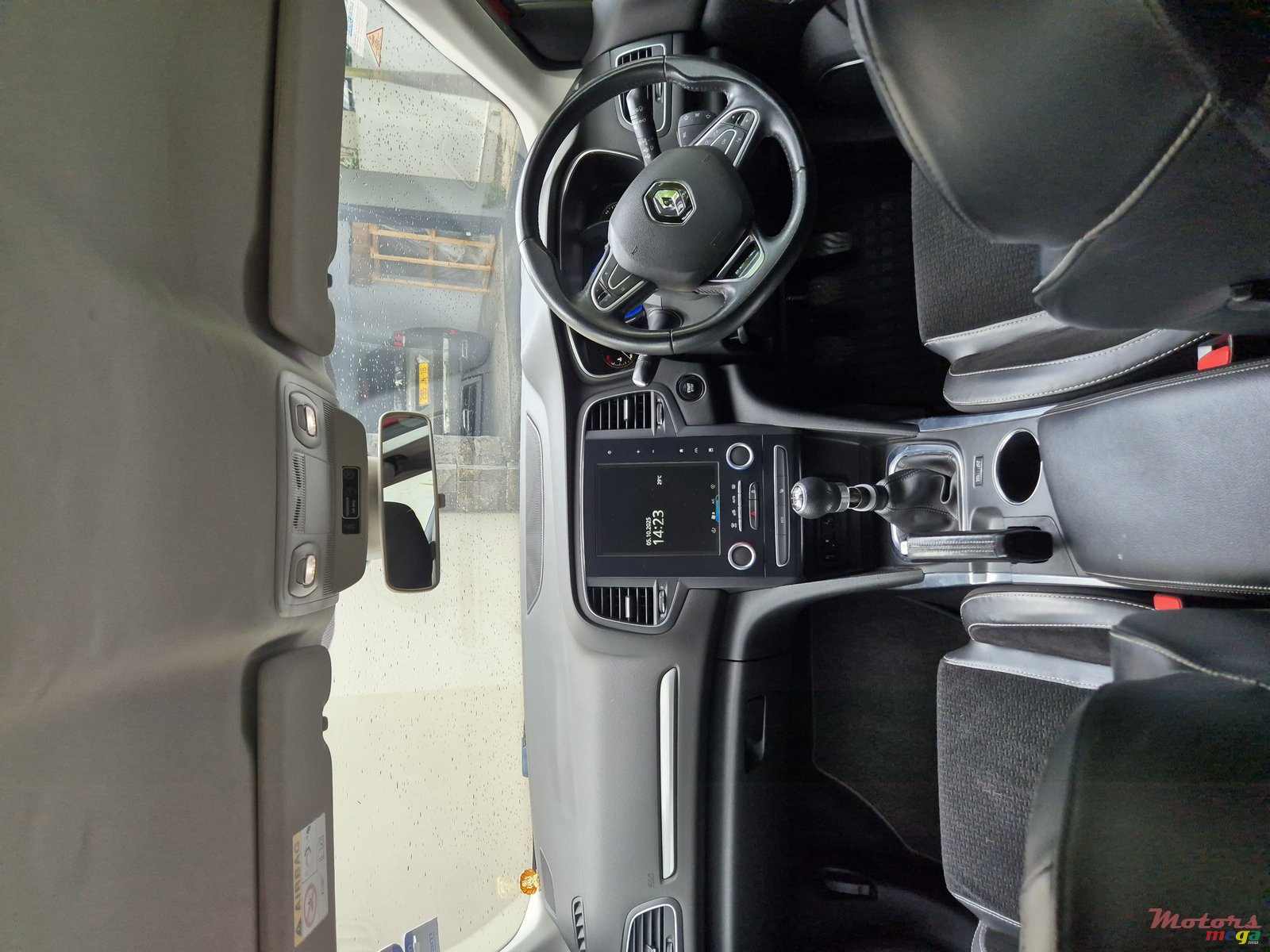 2017' Renault Megane photo #2