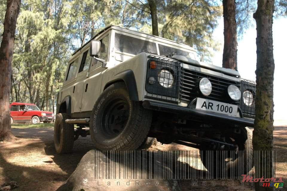 1980' Land Rover Defender 109 photo #1