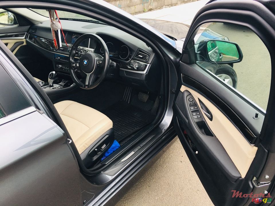 2016' BMW 5 Series photo #3