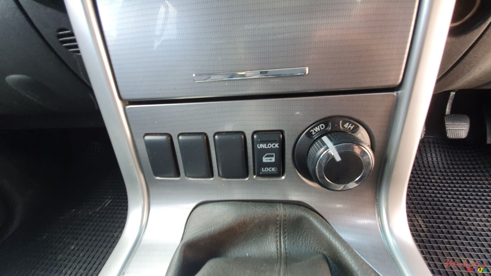 2011' Nissan Navara Navara 4x4 photo #5