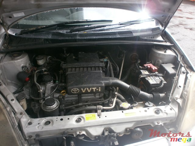 1999' Toyota Vitz photo #6