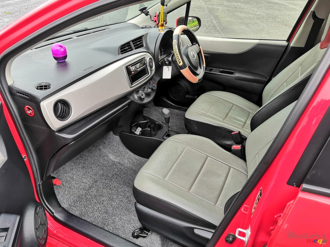 2012' Toyota Vitz 1.0L photo #3