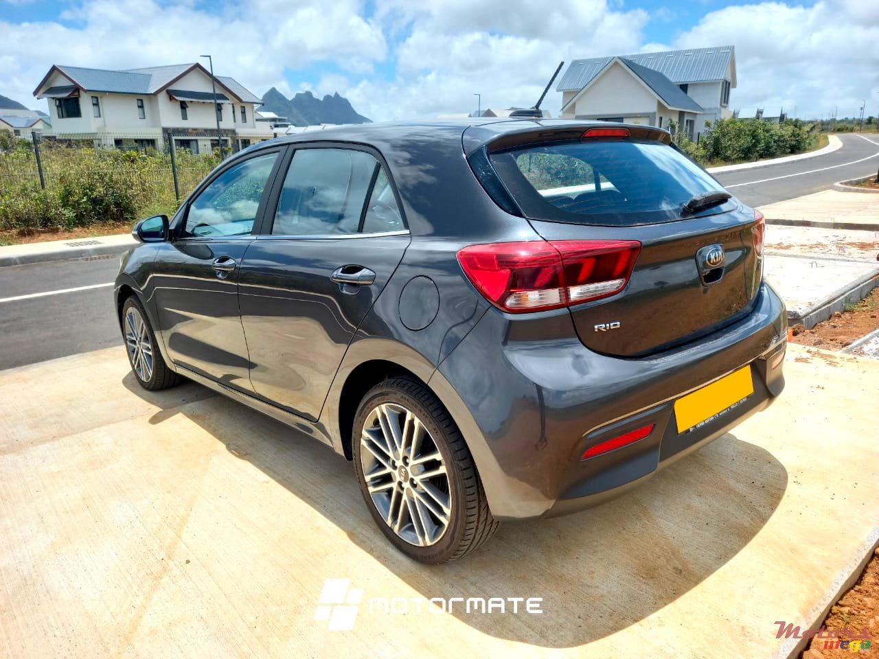 2020' Kia Rio photo #3