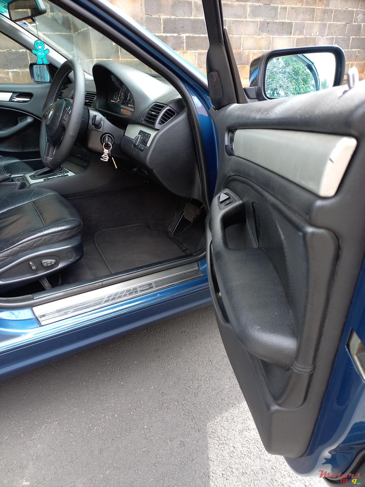 2001' BMW 318 photo #4