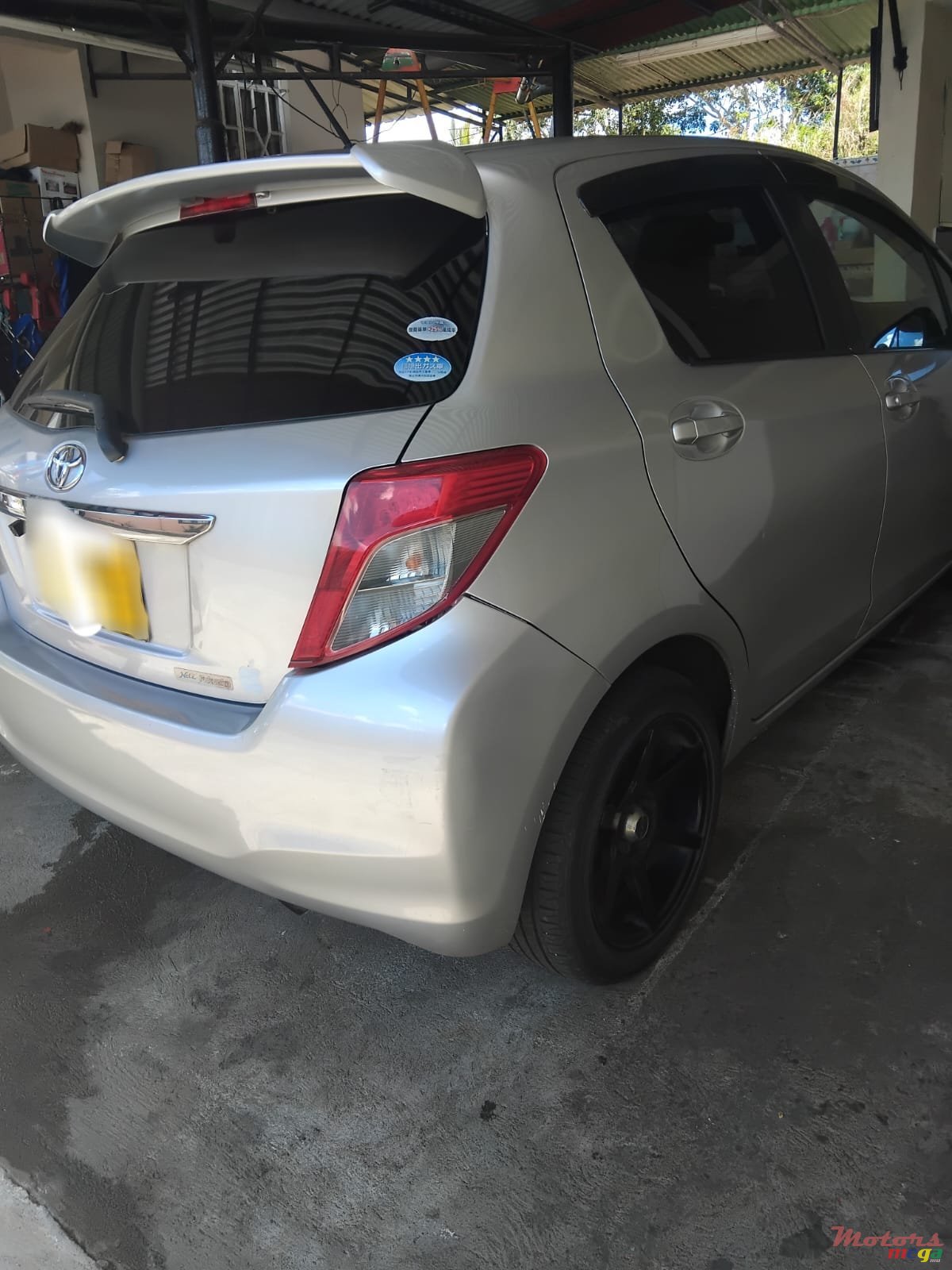 2011' Toyota photo #2