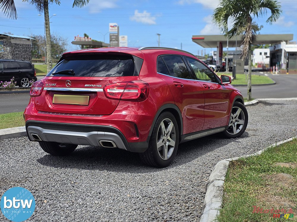 2014' Mercedes-Benz GLA 180 AMG photo #4