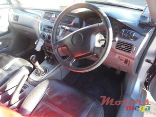 2006' Mitsubishi Lancer photo #5