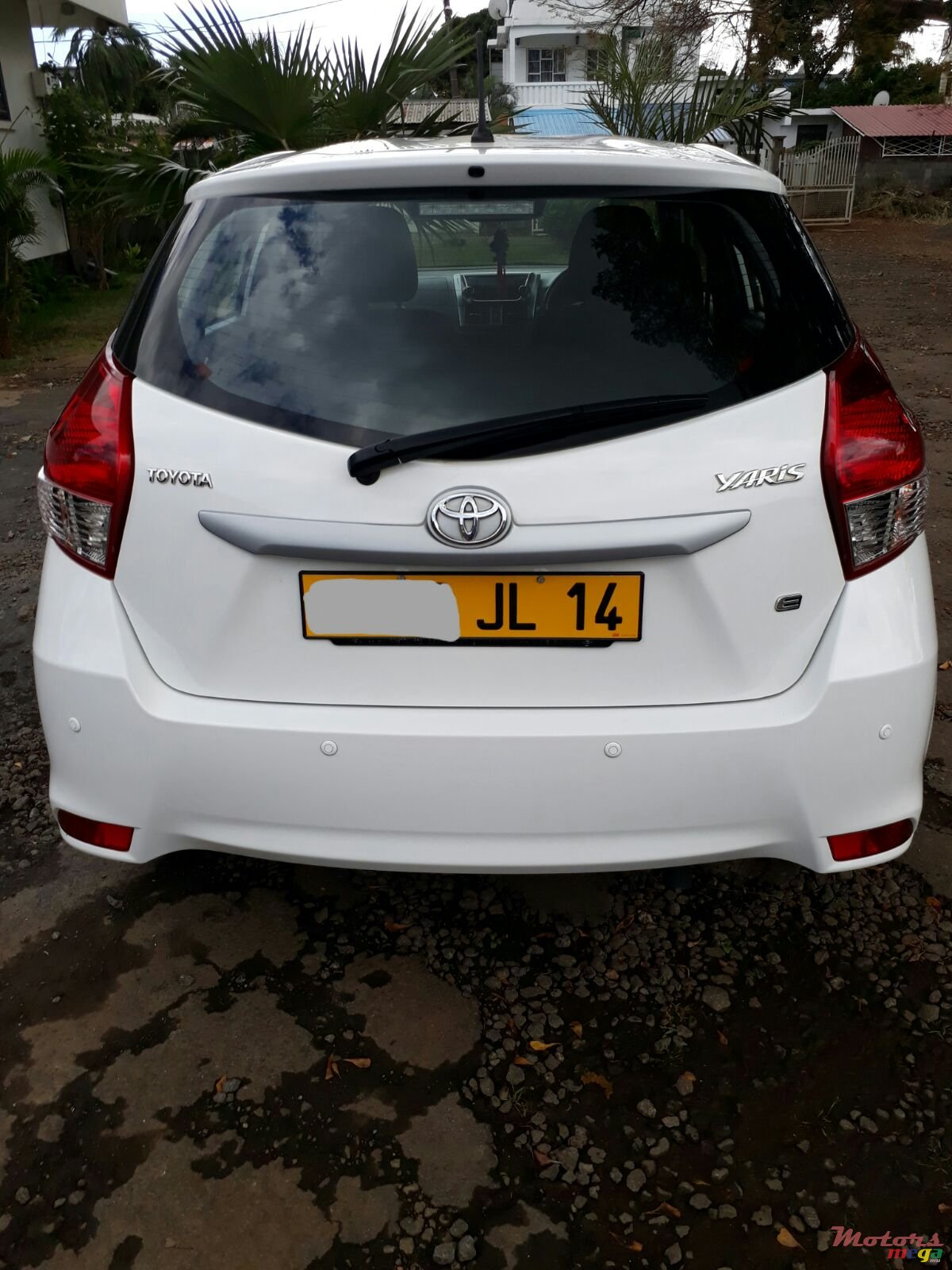 2014' Toyota Yaris photo #1