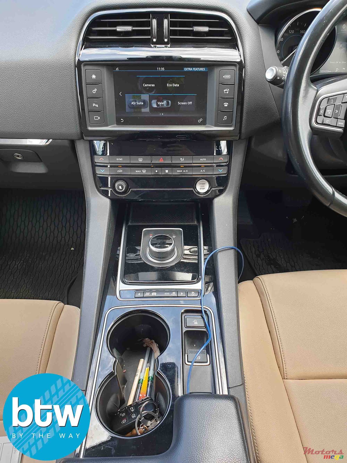 2016' Jaguar F-Type F-Pace photo #4