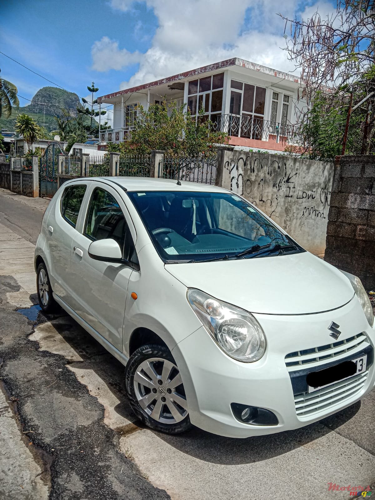 2013' Suzuki Celerio photo #5