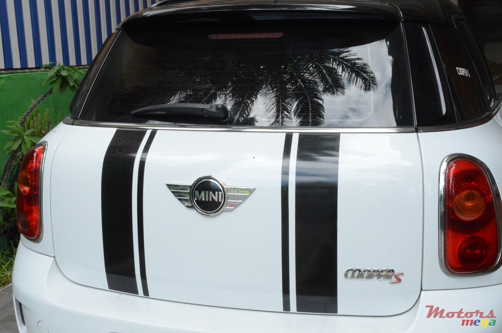 2010' MINI Cooper Countryman Cooper S photo #2