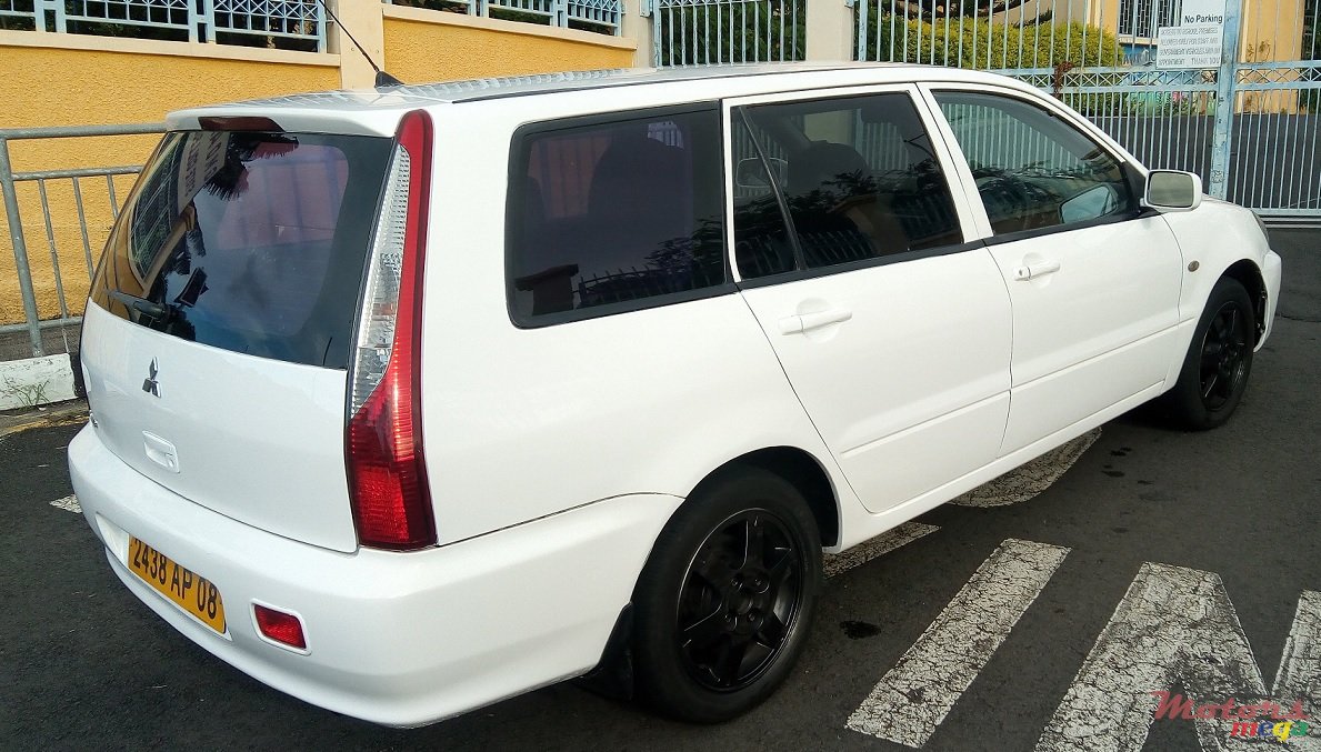 2008' Mitsubishi Lancer Wagon photo #4
