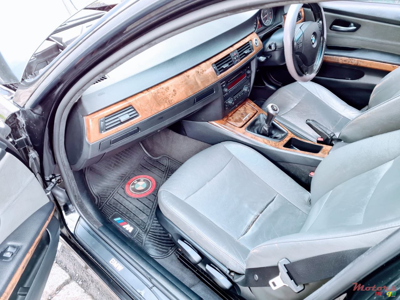 2005' BMW 320 photo #6