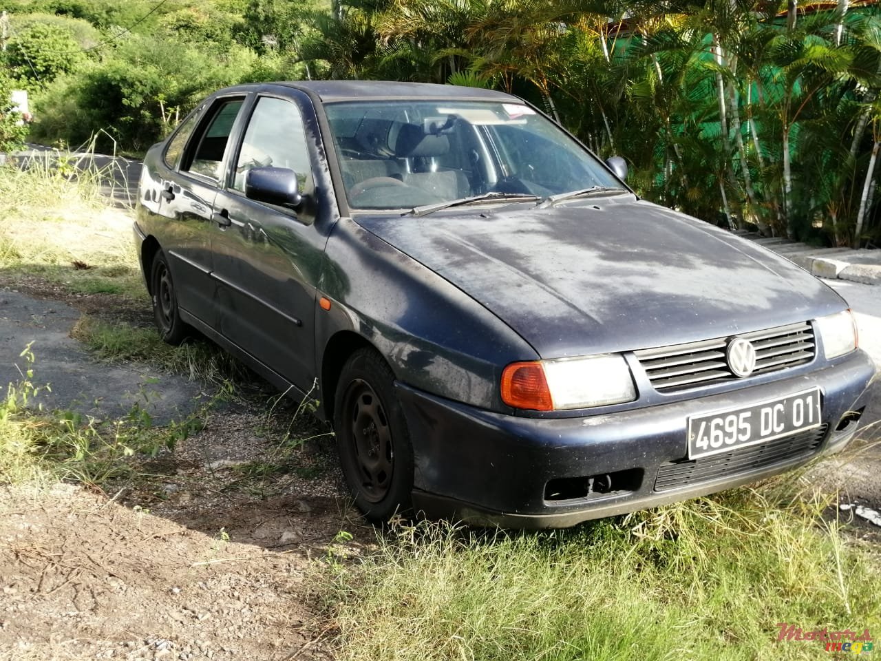 2001' Volkswagen Polo Classic photo #5