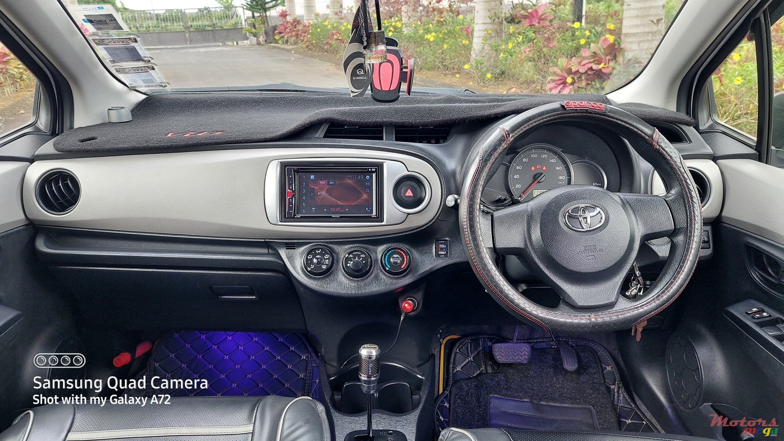 2013' Toyota Vitz photo #4