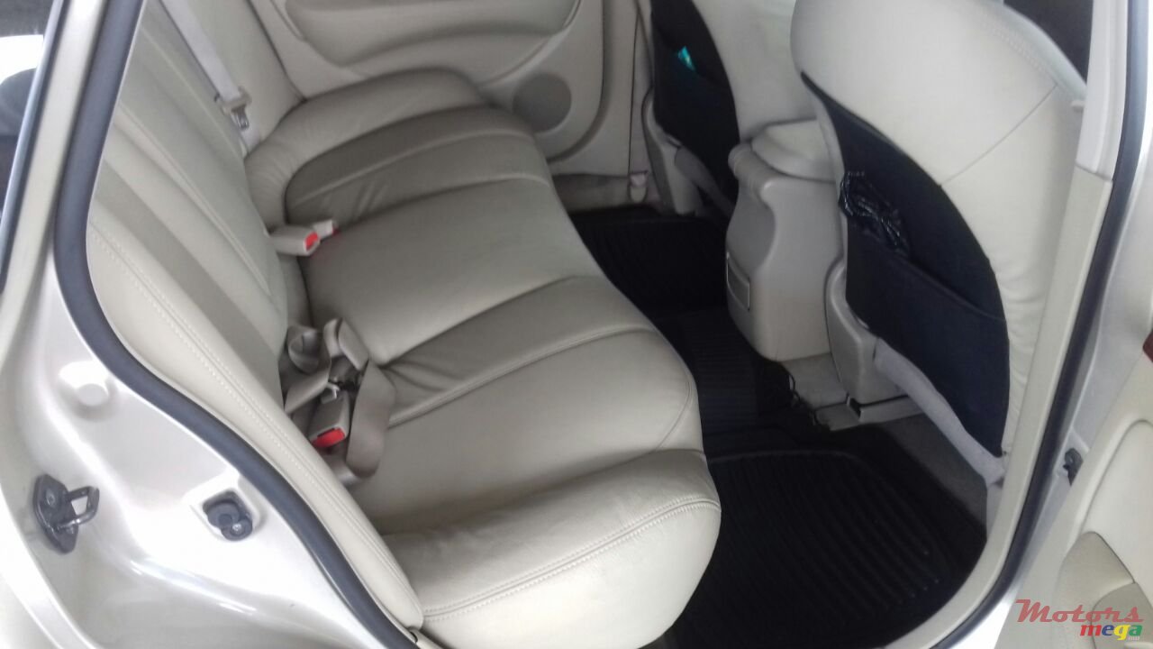 2008' Nissan Bluebird photo #6