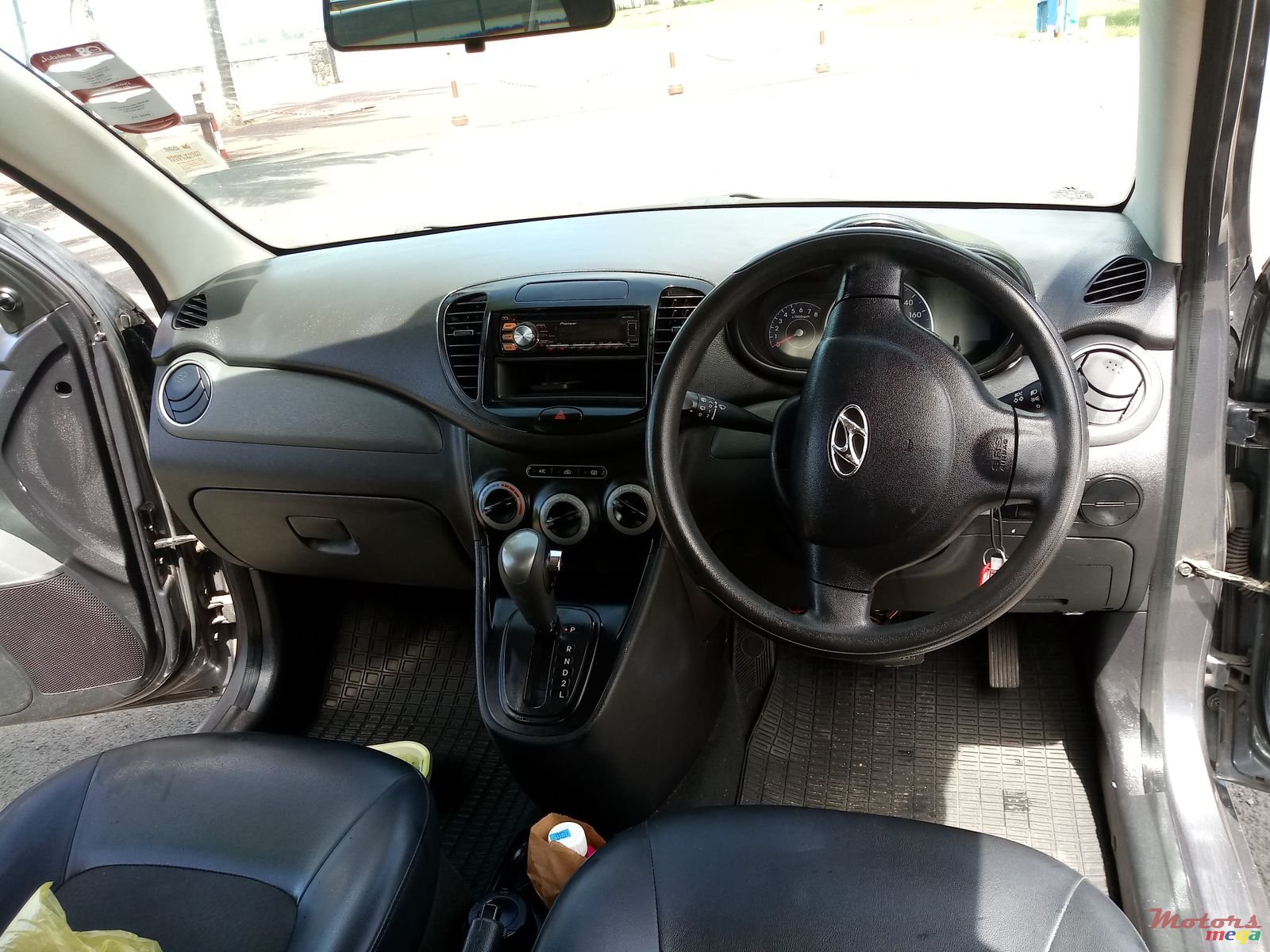 2015' Hyundai i10 Dorigine photo #6