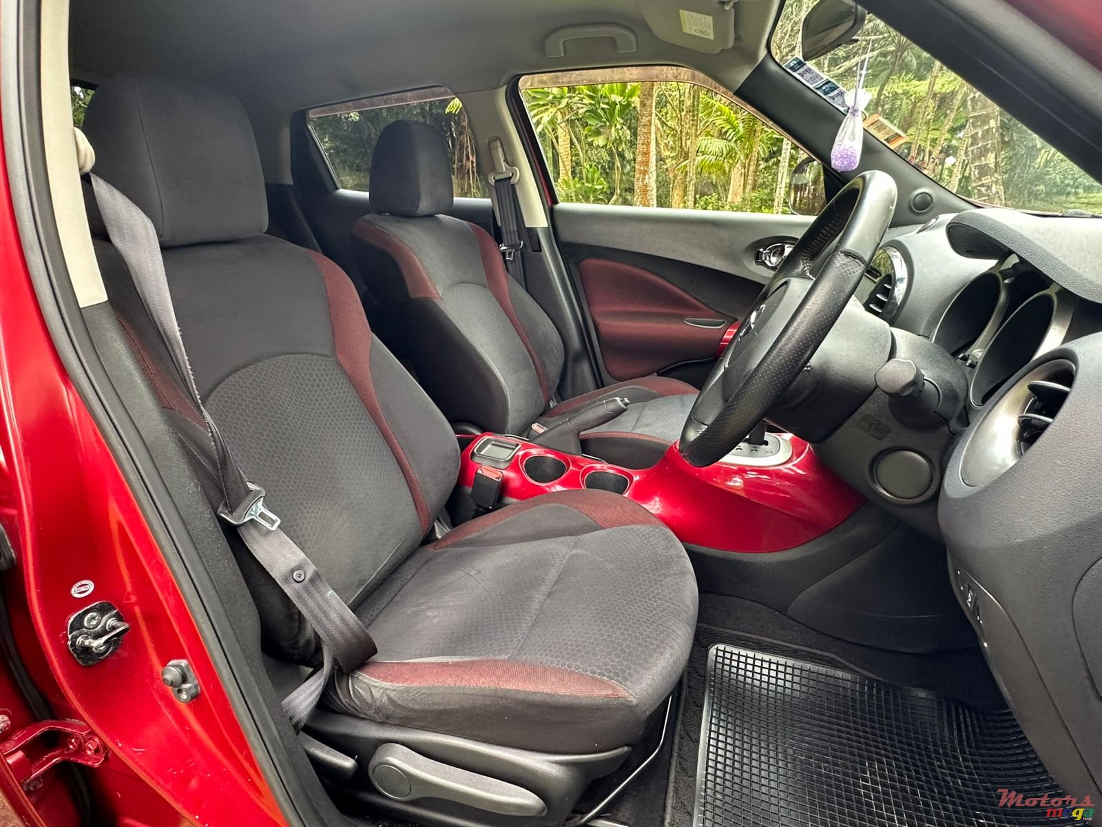 2012' Nissan Juke photo #7