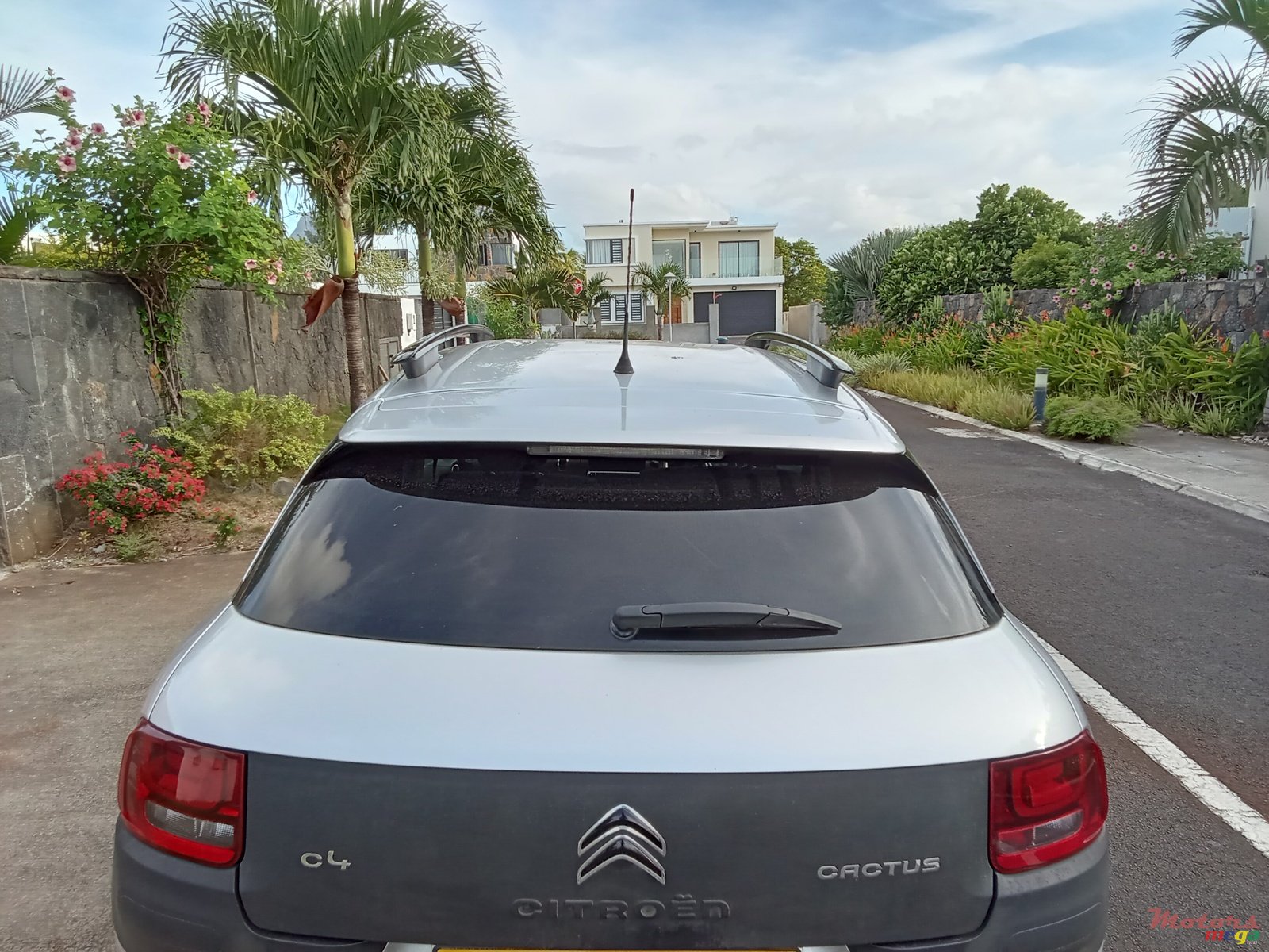 2017' Citroen C4 Cactus photo #3