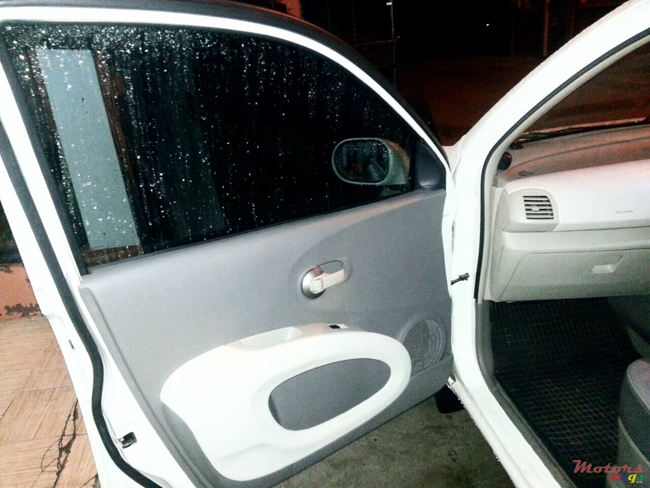 2002' Nissan Micra photo #5