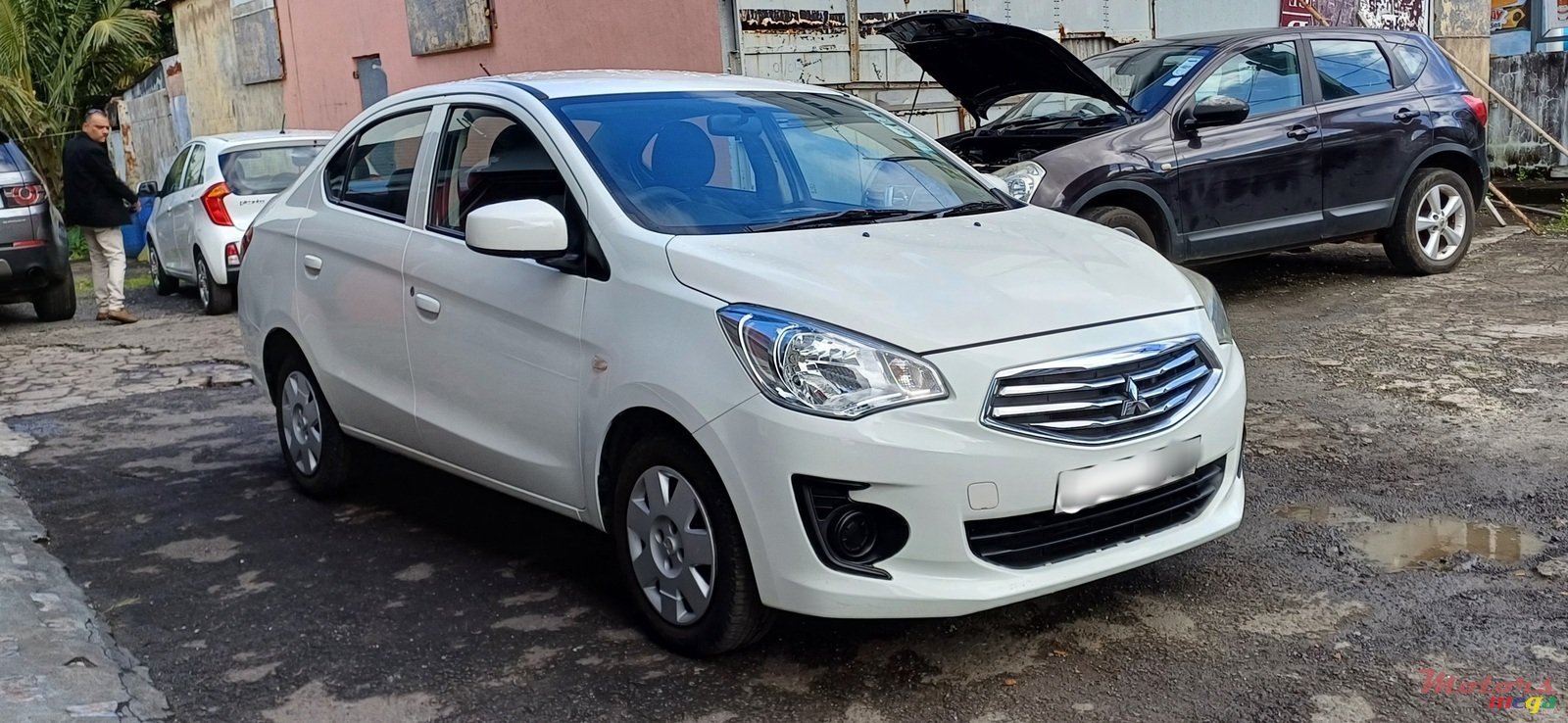 2015' Mitsubishi Attrage photo #1