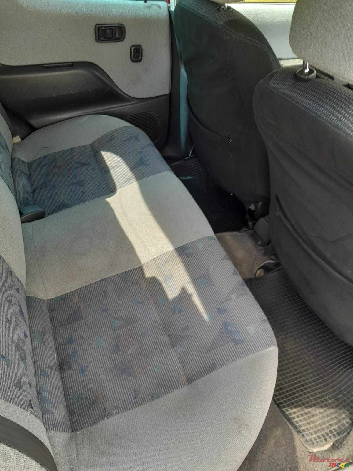 2000' Toyota Duet photo #4