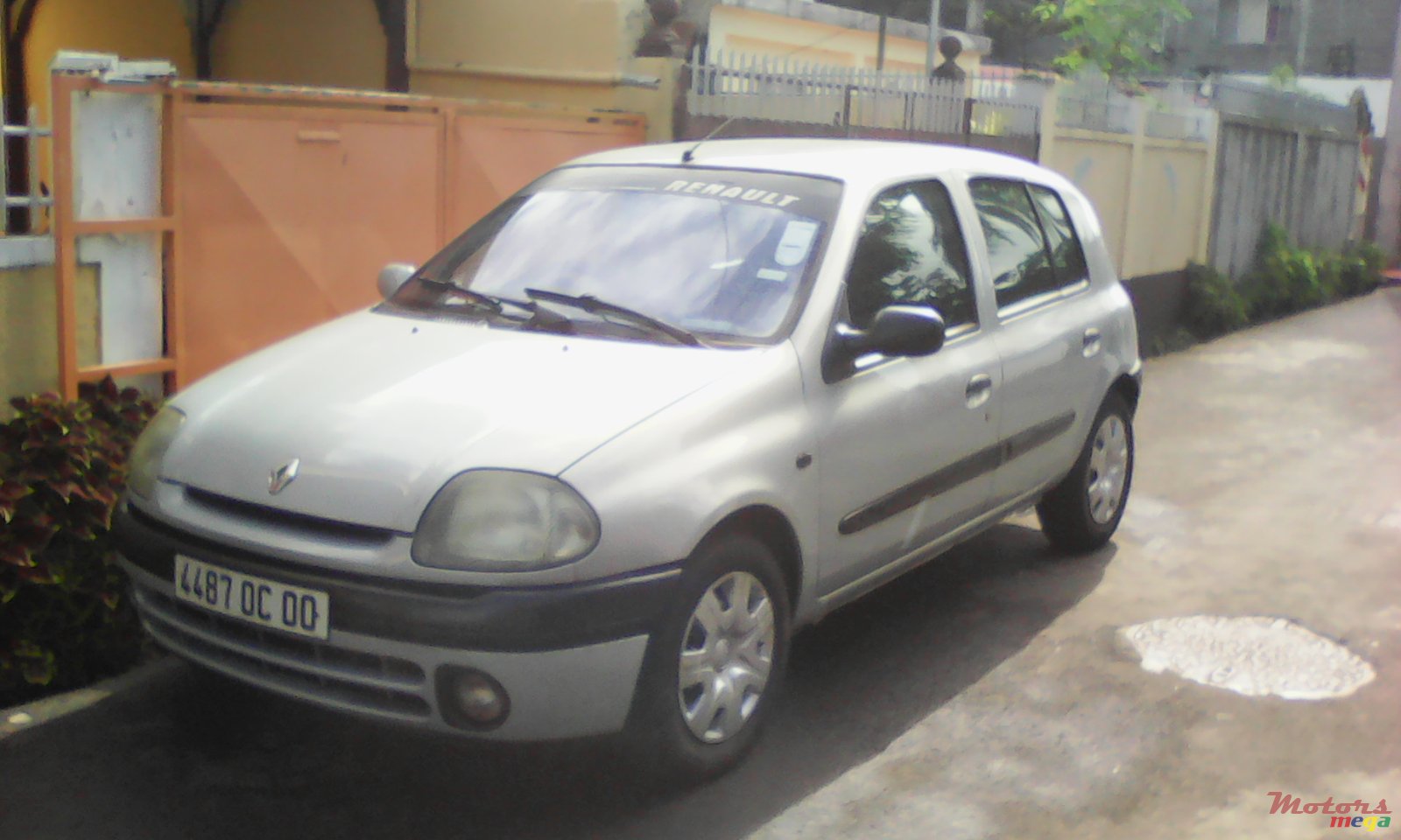 2000' Renault Clio photo #1