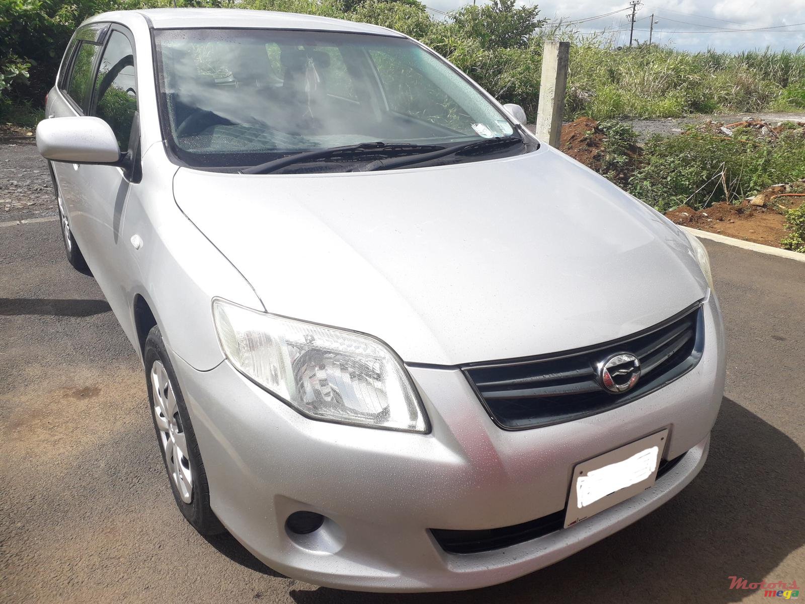 2010' Toyota Fielder Automatic photo #2