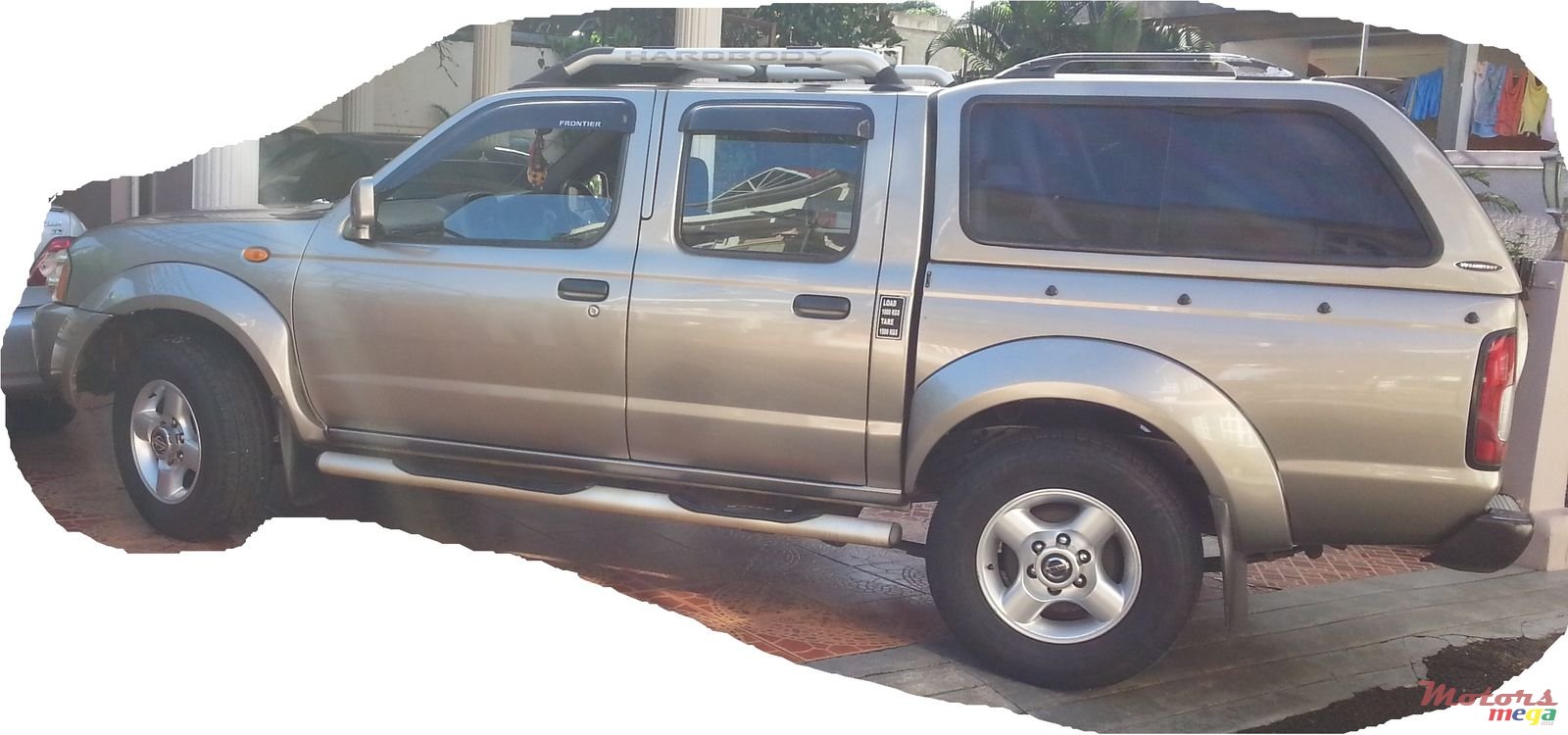 2005' Nissan Hardbody photo #1